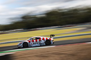 #24 - KFC/Team MPC - Paul Stokell - Gary Higgon - Audi R8 LMS GT3 Evo I l &copy; Race Project l Daniel Kalisz | GT World Challenge Australia