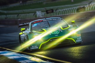 #1 &ndash; Shannons Volante Rosso Motorsport &ndash; Jamie Day / Liam Talbot &ndash; Aston Martin Vantage AMR GT3 | &copy; Race Project | Daniel Kalisz | Daniel Kalisz