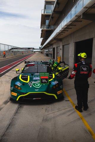 #1 – Shannons Volante Rosso Motorsport – Jamie Day / Liam Talbot – Aston Martin Vantage AMR GT3 | © Race Project | Dan | Daniel Kalisz