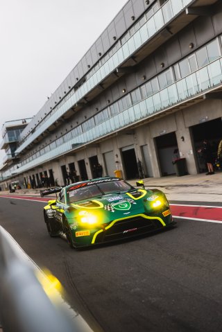 #1 – Shannons Volante Rosso Motorsport – Jamie Day / Liam Talbot – Aston Martin Vantage AMR GT3 | © Race Project | Daniel Kalisz  | Daniel Kalisz