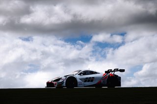 15 - Volante Rosso Motorsport - Josh Hunt - Geoff Emery - McLaren 720S GT3 Evo | Jack Martin Photography