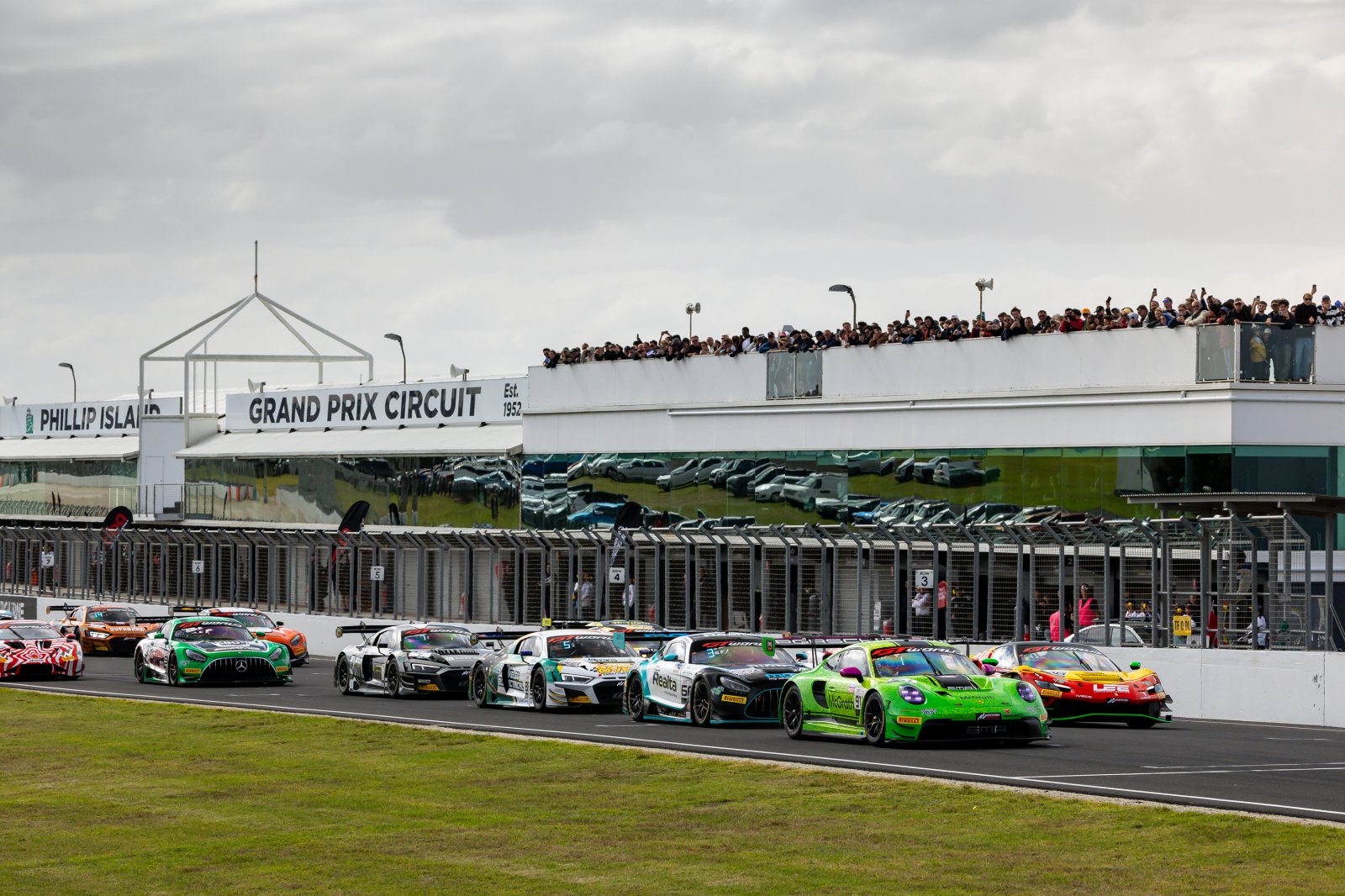 GT WORLD CHALLENGE GLOBAL: BMW establishes early lead as season launches on all four continents