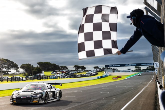 Tim Miles and Brendon Leitch outlast rivals to take second race victory